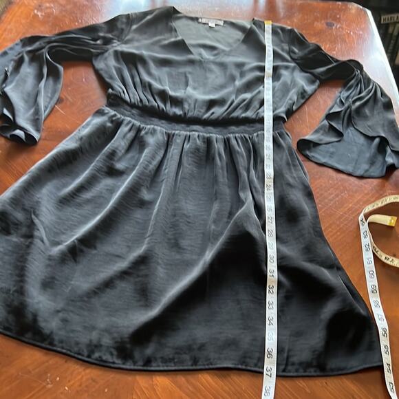 Jennifer Lopez Woman Size L Black Silky Dress Long Flowy Sleeves LBD Smocked - Picture 13 of 13